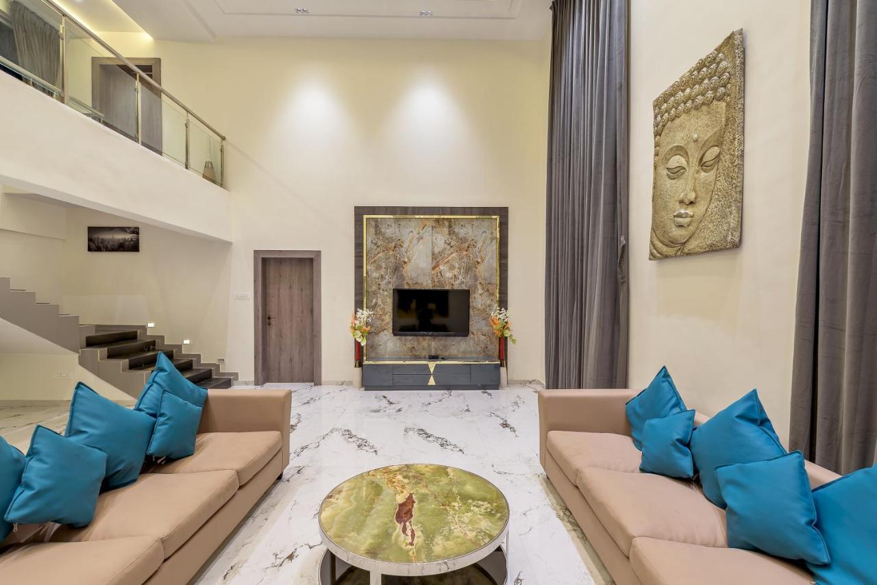 Saffronstays Palm Paradise, Kalyan Khadavli - Swimming Pool With Water Slides, Gazebo And Indoor Games Padghe Εξωτερικό φωτογραφία
